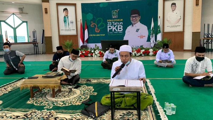 Harlah ke-23, DPW PKB Jatim Bagikan Sembako Hingga Doa Bersama