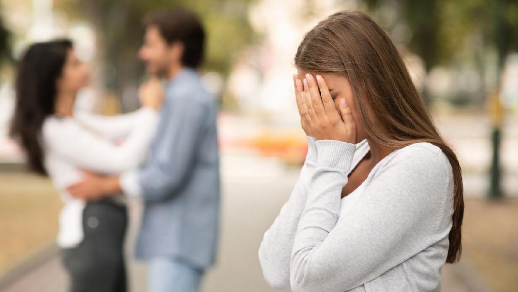 Viral Wanita Diselingkuhi setelah Rawat Suaminya yang Sekarat