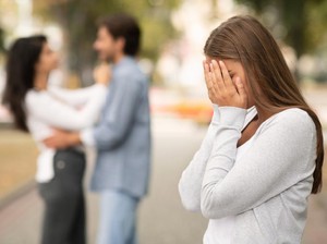 Viral Curhat Wanita yang Trauma Pernah Diselingkuhi Pacar dengan Ibu Tiri