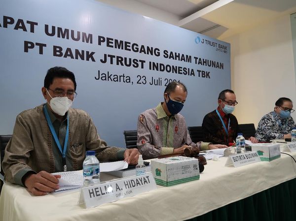 J Trust Bank Perkuat Permodalan