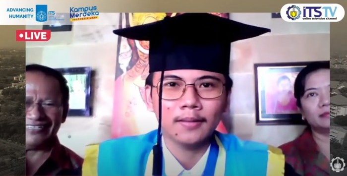 Komang Yogananda, Wisudawan Terbaik ITS yang Sempat Nggak Menang Lomba
