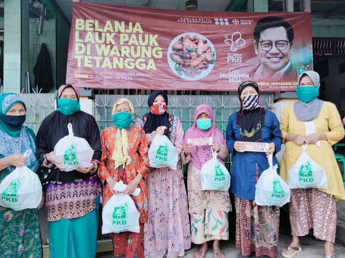 Memperingati hari lahir ke-23, seluruh anggota Fraksi Partai Kebangkitan Bangsa (PKB) se-Jawa Tengah melakukan aksi borong lauk pauk di warung makan hari ini.