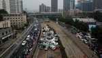 Dahsyatnya Banjir China: Mobil Hanyut di Jalanan, Tumpang-tindih Tak Karuan