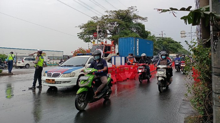Penyekatan di Pesing, Jakbar