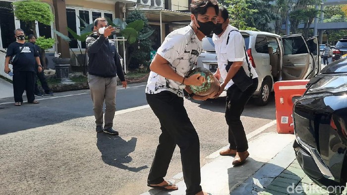 Polisi telah menguji isi tabung yang diduga oksigen palsu di Tulungagung. Hasilnya, tabung tersebut berisi oksigen asli yang berasal dari BPBD Pacitan.