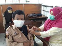 Pakar UGM Jelaskan Pentingnya Vaksin COVID-19 Bagi Anak Dan Remaja