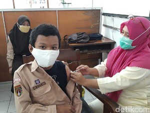 Pakar UGM Jelaskan Pentingnya Vaksin COVID-19 bagi Anak dan Remaja
