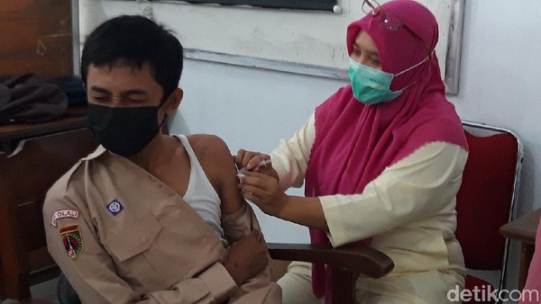 Ratusan Siswa SMPN 1 Boyolali Divaksin COVID-19
