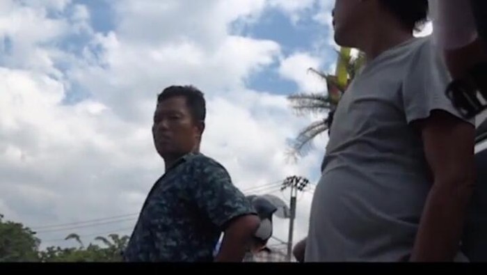 Screenshot video viral pungli ke teknisi HP di Medan (dok. Istimewa)