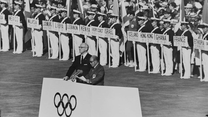 Semarak Olimpiade Tokyo 1964 dalam Bingkai Hitam Putih Sebelum menjadi tuan rumah tahun ini, Jepang pernah menggelar Olimpiade Tokyo 1964. Perhelatan olahraga ini berlangsung semarak jauh sebelum pandemi COVID-19.