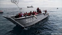 Perlu diketahui pemerintah menaikkan jumlah target sasaran vaksinasi COVID-19 dari 181,5 juta menjadi 208.265.720 penduduk.