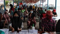 Perlu diketahui serbuan vaksin maritim di Kepulauan Seribu ini menargetkan 1000 orang selama dua hari dimulai Jumat dan Sabtu tanggal 23 dan 24 Juli 2021. 