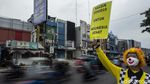 Seruan Vaksin dari Para Badut di Kota Belimbing