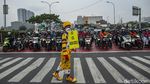 Seruan Vaksin dari Para Badut di Kota Belimbing