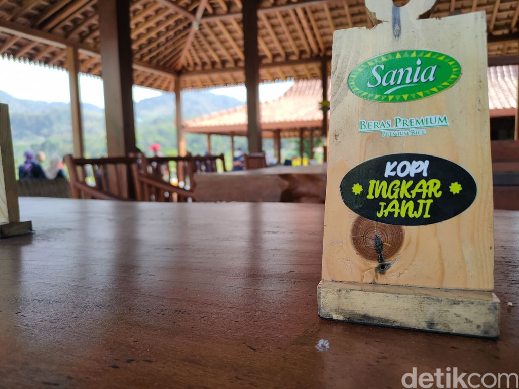 Suasana Kedai Kopi Ingkar Janji yang tutup selama PPKM Level 4 di Kulon Progo