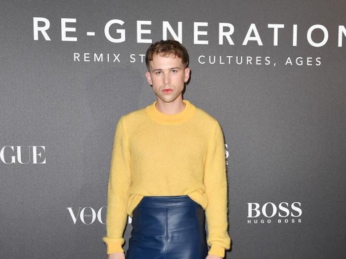 MILAN, ITALY - FEBRUARY 21: Tommy Dorfman arrives for the BOSS & VOGUE Italia Event at Hotel Viu Milan on February 21, 2020 in Milan, Italy. (Photo by Jacopo M. Raule/Getty Images for Boss)