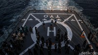 Latihan L3 yang berlangsung sejak pukul 10.00 WIB, kedua unsur KRI Kolinlamil tersebut berjalan dengan lancar sesuai dengan rencana latihan.