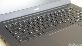 Keyboardnya punya travel distance 1,5mm, cukup besar dan nyaman dipakai mengetik. Foto: detikINET/Anggoro Suryo Jati