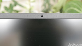 Ada webcam 720p di bagian atas layar. RedmiBOok 15 juga dilengkapi 2x2W speaker dengan DTS Audio Processing. Foto: detikINET/Anggoro Suryo Jati