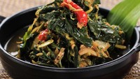 Resep sayur sederhana ini tak kalah nikmat karena dibuat dari daun pepaya. Olah dengan bumbu santan dan cabai yang gurih pedas. Kalau ada teri tawar goreng, boleh ditambahkan. Yuk intip resep tumis daun pepaya bumbu santan di sini.