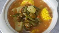 Dijamin bikin mata melek dan nafsu makan bertambah, ini sayur asem Jawa yang komplet isinya. Kuahnya agak keruh dengan rasa pedas yang nikmat. Cara membuatnya gampang, tinggal ikuti resep ini. Foto: detikfood 