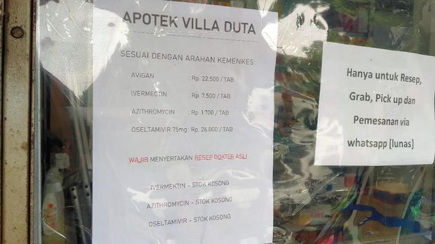 Apotek Villa Duta mendadak viral usai disambangi Presiden Joko Widodo saat mencari stok obat antivirus Oseltamivir hingga Azithromycin.