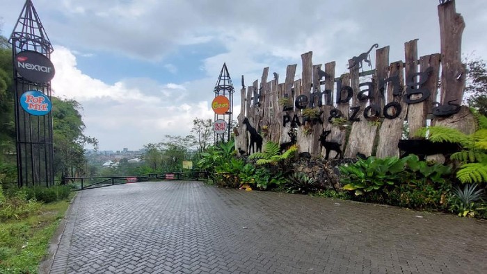 Dampak PPKM Darurat, Wisata Lembang Kini 'Mati Suri' Denyut perekonomian pada sektor pariwisata di kawasan Lembang terasa lesu sejak beberapa pekan belakangan. Kini kawasan wisata itu 'mati suri' akibat penerapan PPKM Darurat