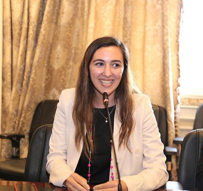 Dalam wawancara, Hadia Hosny mengatakan bahwa dia tipe orang yang suka bekerja keras. Menurutnya, dengan bekerja keras maka dia bisa mencapai semua mimpinya. Foto: dok. Instagram/@hadiahosny