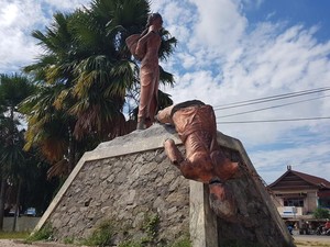 Ikon Patung Kecamatan di Polman Dirusak Pria Diduga ODGJ
