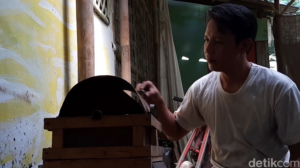 Kedai Kopi Banyumas Terdampak PPKM, Pegiat Kopi Ini Pilih Ternak Kambing