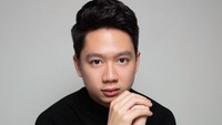 Kevin memiliki bisnis kuliner minuman kekinian bernama Vinion. Gerainya ada di Medan, Jakarta, Malang, hingga Bali.