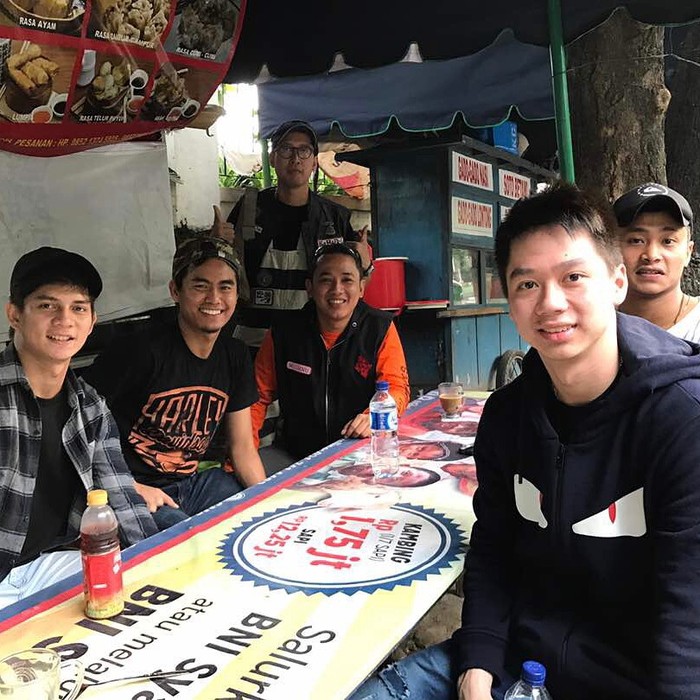 Kevin Sanjaya Bisnis Minuman Kekinian, Ini Gayanya Saat Jadi Barista
