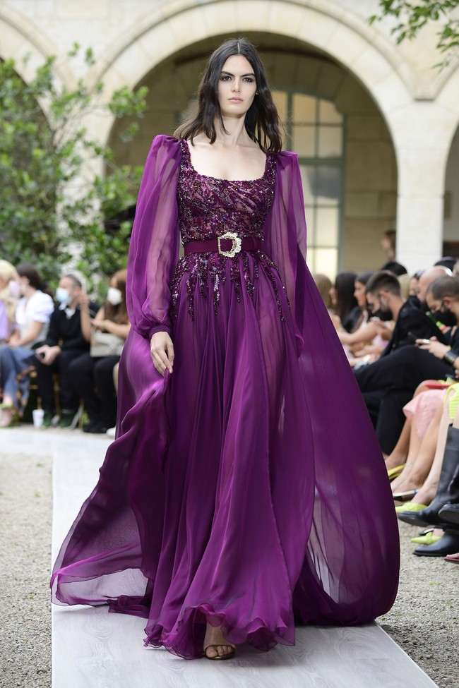 Fashion show Zuhair Murad Couture Haute Couture Fall/Winter 2021/2022 di Paris Fashion Week, Paris, Prancis, 7 Juli 2021.  Foto: Kristy Sparow/Getty Images.