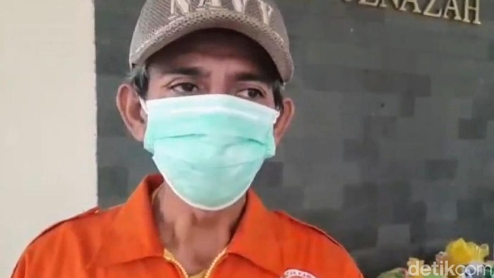 Koordinator Tim Pemulasaraan Satgas COVID-19 Situbondo Lukman Habsyi