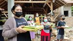Warga Pacitan Gelar Larungan Berharap Pandemi Segera Berakhir