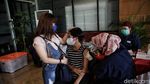 Anak-anak Antusias Ikut Vaksinasi COVID-19