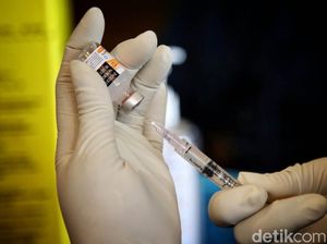 Jawa-Bali Diakselerasi, RI Baru Dapat 22% dari Total Vaksin COVID