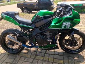 Menolak Takdir, Kawasaki Ninja ZX-25R Ini Dimodifikasi Jadi Motor Cafe Racer