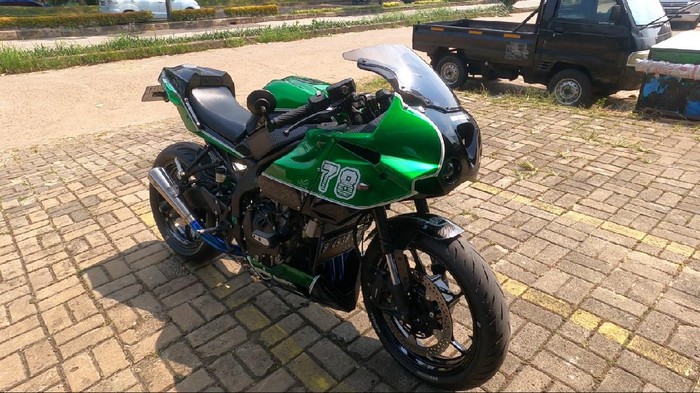 Modifikasi Kawasaki Ninja ZX-25R ala cafe racer