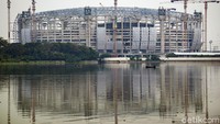 Berdasarkan laporan mingguan ke-98 yang dirilis 20 Juli 2021, PT Jakarta Propertindo (Jakpro) mencatat realisasi pembangunan stadion itu telah mencapai 63,97 persen.