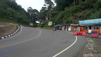 Foto: Imbas PPKM, Puncak Sepi bak Kota Mati