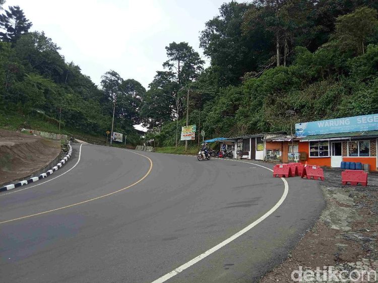 Foto: Imbas PPKM, Puncak Sepi bak Kota Mati
