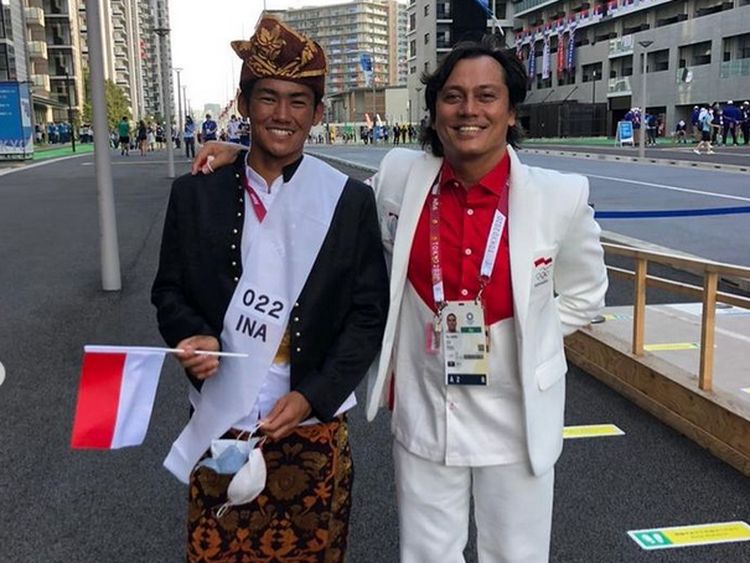 7 Potret Bersahaja Rio Waida Berbaju Adat Bali di Olimpiade Tokyo 2020