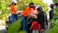 Diharapkan bantuan tersebut dapat membantu masyarakat dalam menjalankan kegiatan ekonomi di masa pandemi.