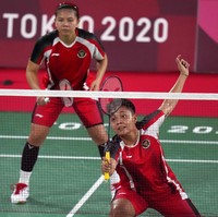Pada nomor ganda putri terdapat nama Greysia Polii. Berusia 33 tahun, perempuan berdarah Minahasa ini sudah pernah berpartisipasi di dua ajang Olimpiade sebelumnnya (London 2012 dan Rio 2016). Salah satu prestasi terbaik atlet yang mengidolakan Ricky Subagja dan Rexy Mainaky ini adalah meraih medali emas bersama Nitya Maheswari pada nomor ganda putri Asian Games 2014 di Incheon, Korea Selatan. (Foto: AP/Markus Schreiber)