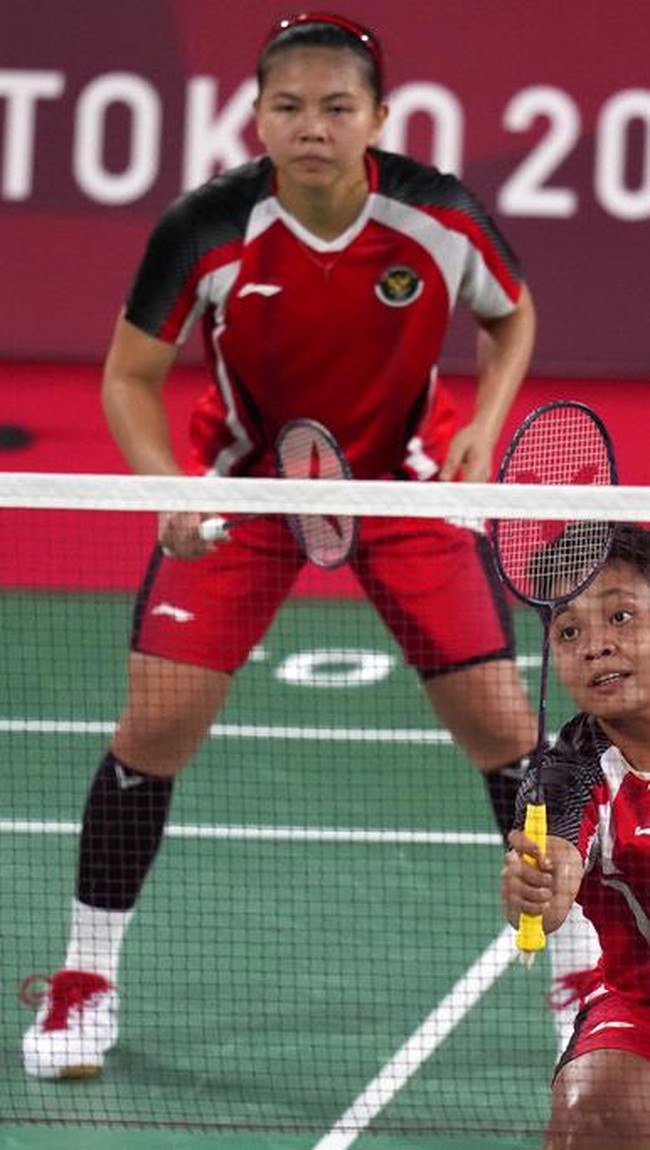 Pada nomor ganda putri terdapat nama Greysia Polii. Berusia 33 tahun, perempuan berdarah Minahasa ini sudah pernah berpartisipasi di dua ajang Olimpiade sebelumnnya (London 2012 dan Rio 2016). Salah satu prestasi terbaik atlet yang mengidolakan Ricky Subagja dan Rexy Mainaky ini adalah meraih medali emas bersama Nitya Maheswari pada nomor ganda putri Asian Games 2014 di Incheon, Korea Selatan. (Foto: AP/Markus Schreiber)