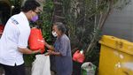 Berbagi Sembako untuk Masyarakat Kecil