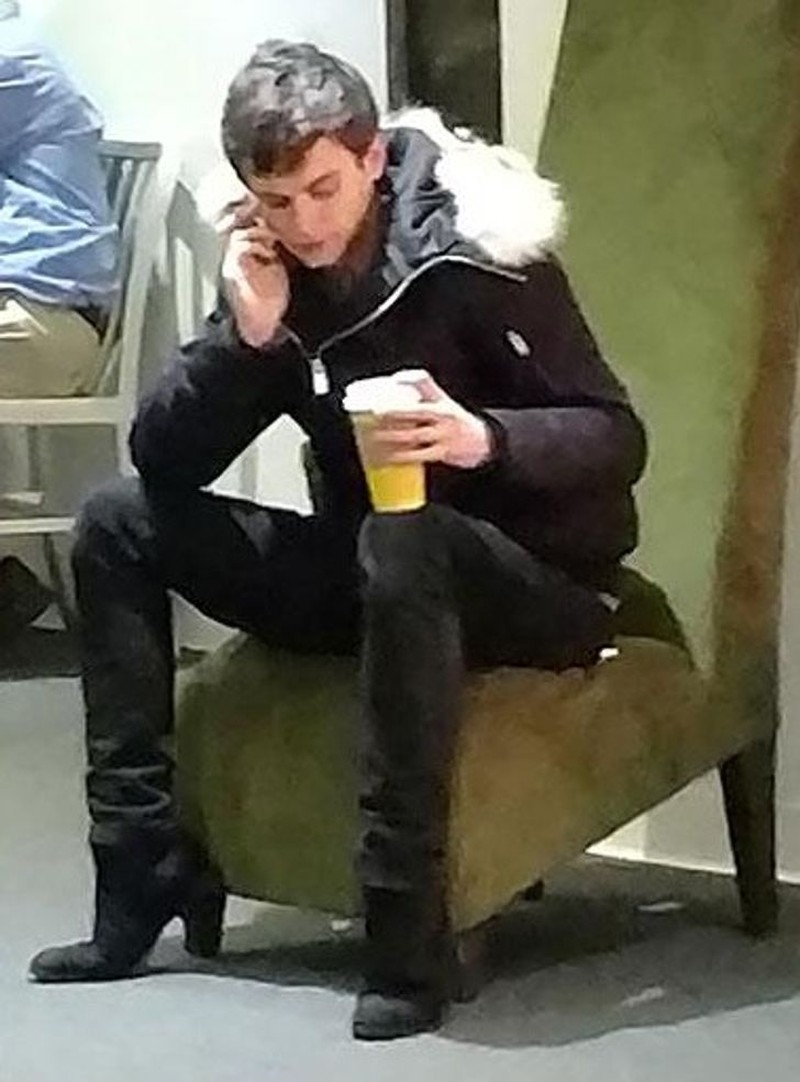 fotoinet potret jebakan mata