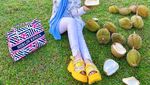 Keseruan Selebgram Herlin Kenza saat Makan Durian dan Ngopi