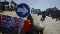 Jembatan yang menjadi salah satu akses penguhubung jalan Kota Bandung dan Kabupaten Bandung tersebut mengalami keretakkan pada bagian bawah sehingga terpaksa ditutup dan arus lalu lintas dialihkan sementara untuk selanjutnya dilakukan penanganan perbaikan oleh Dinas Bina Marga dan Tata Ruang (DBMTR) Provinsi Jawa Barat dan Dinas Pekerjaan Umum dan Penataan Ruang Kabupaten Bandung.  